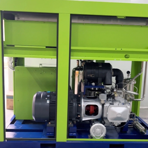 1753931123984446.jpg 無(wú)油螺桿空壓機(jī)